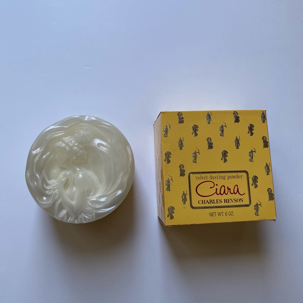 Ciara Velvet Dusting Powder by Charles Revson 6oz (new with box)